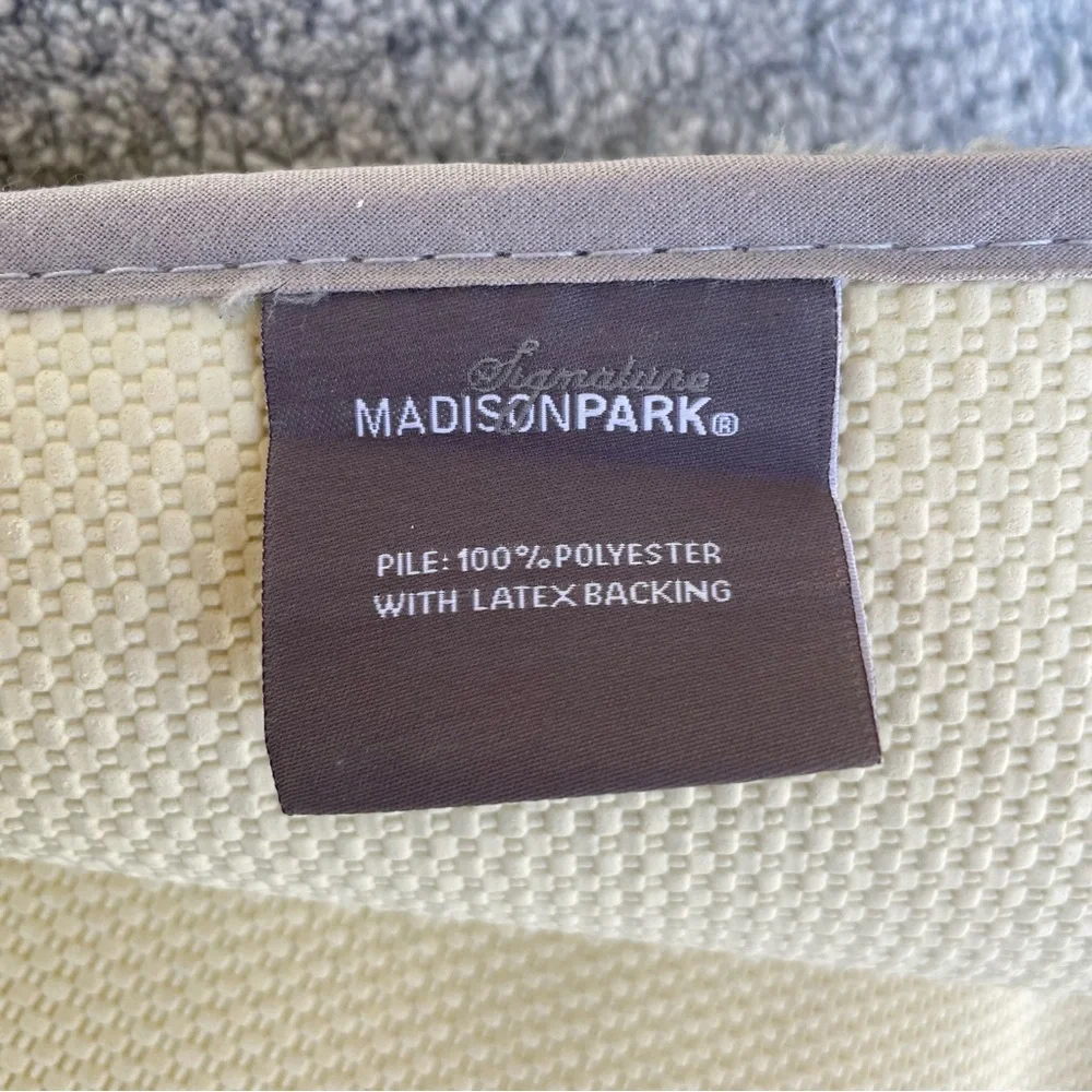 Madison Park Signature Marshmallow Bathroom Rug 24